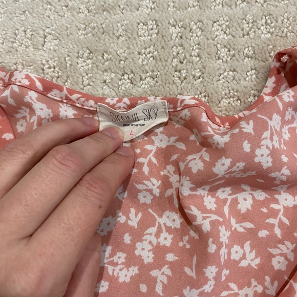 Top - Picture 2 of 2